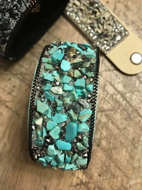 Loose Gravel Cuff